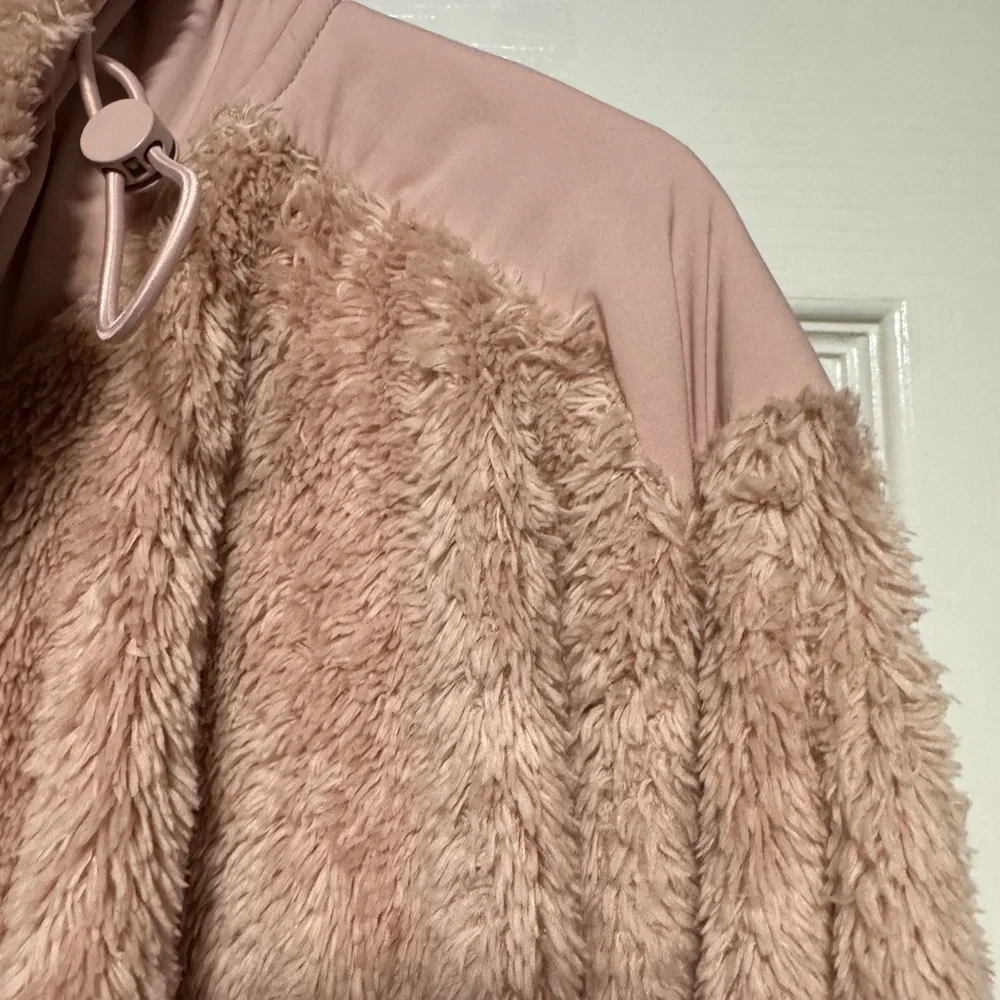 Blush Women's Sherpa Block Jacket - Picture 2 of 5